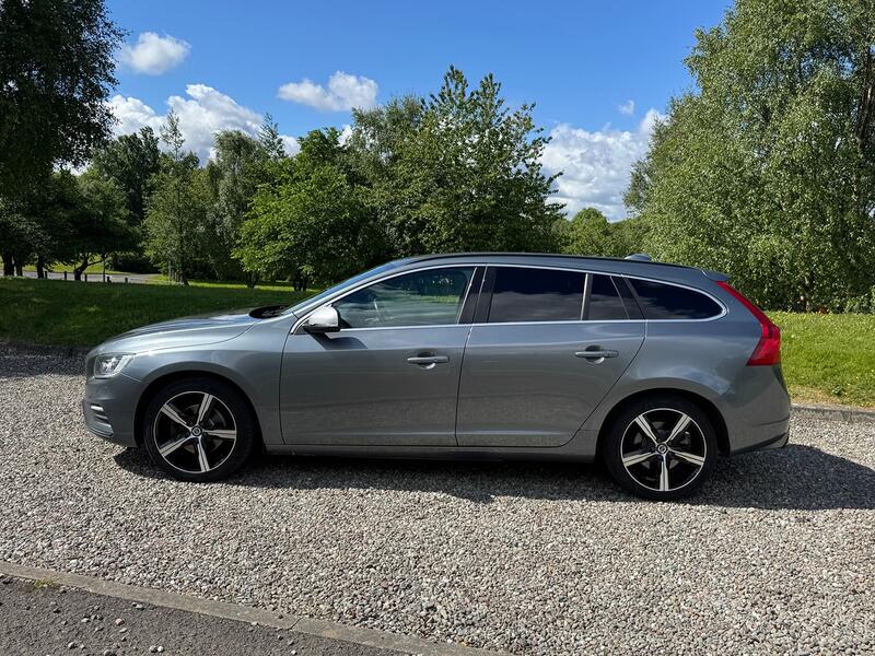 View VOLVO V60 2.0 R-Design Nav D4