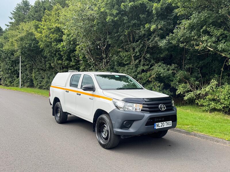 View TOYOTA HILUX 2.4 D-4D Active