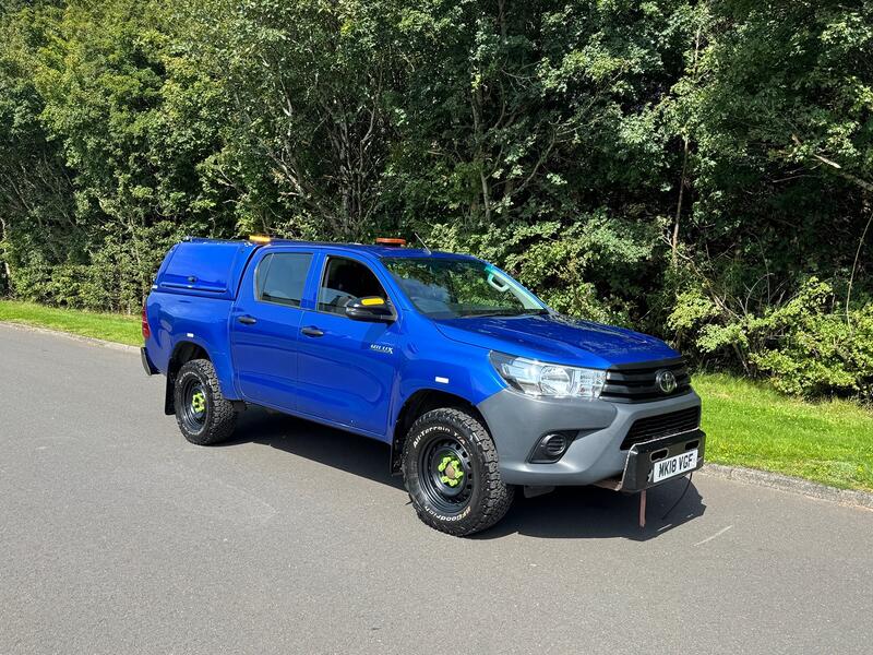 View TOYOTA HILUX 2.4 D-4D Active